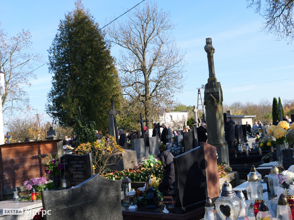 Wszystkich Świętych na sierpeckich cmentarzach