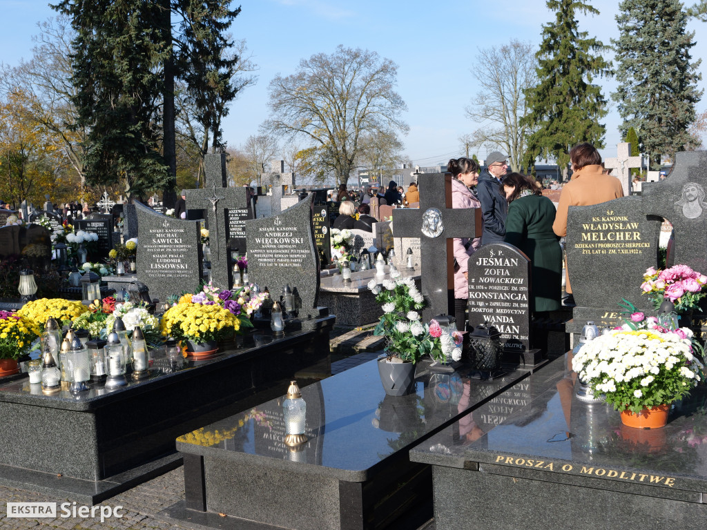 Wszystkich Świętych na sierpeckich cmentarzach