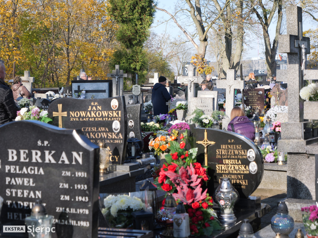 Wszystkich Świętych na sierpeckich cmentarzach