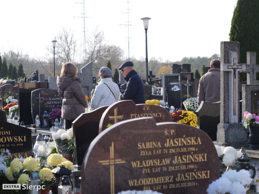Wszystkich Świętych na sierpeckich cmentarzach