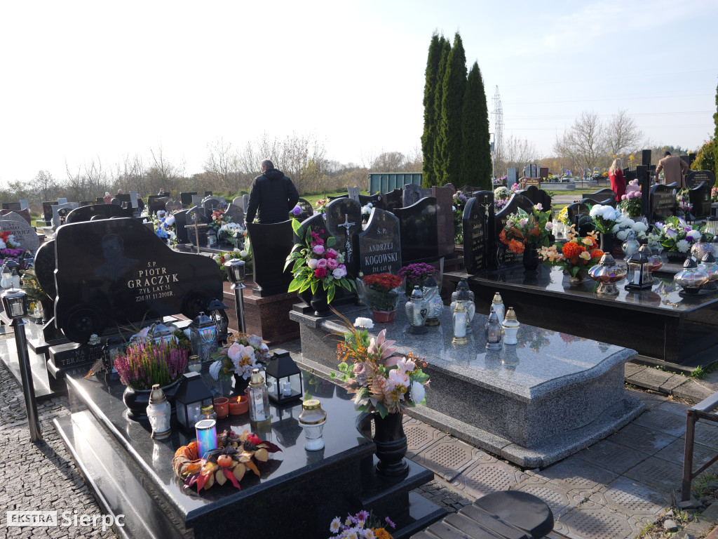 Wszystkich Świętych na sierpeckich cmentarzach