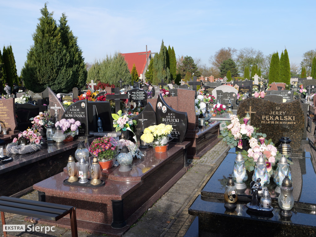 Wszystkich Świętych na sierpeckich cmentarzach