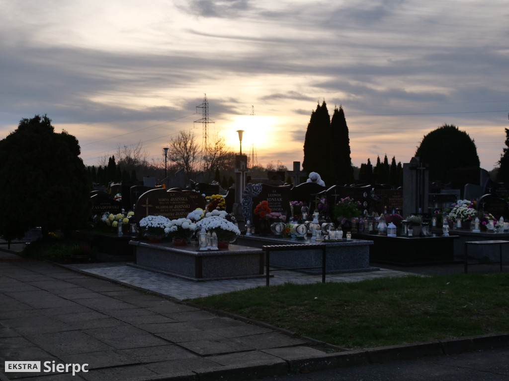 Wszystkich Świętych na sierpeckich cmentarzach
