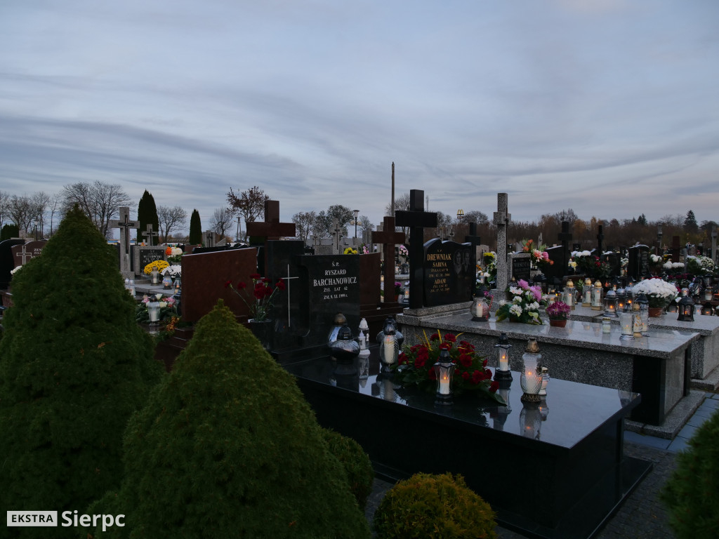 Wszystkich Świętych na sierpeckich cmentarzach