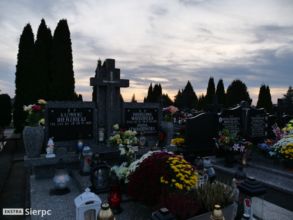 Wszystkich Świętych na sierpeckich cmentarzach