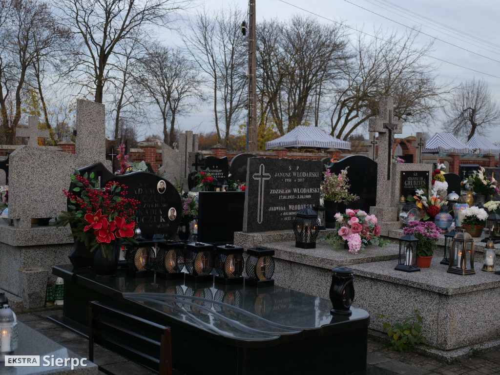 Wszystkich Świętych na sierpeckich cmentarzach
