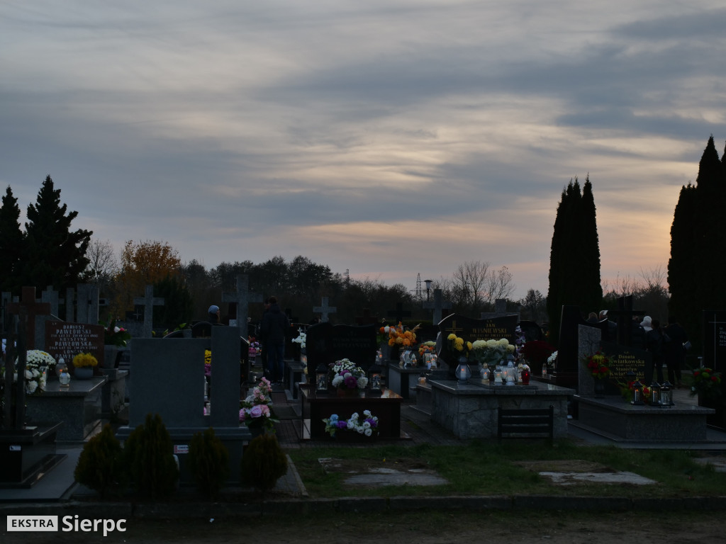 Wszystkich Świętych na sierpeckich cmentarzach