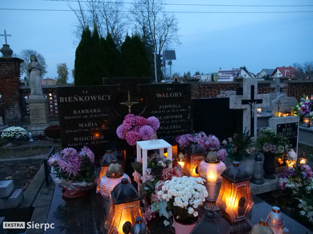 Wszystkich Świętych na sierpeckich cmentarzach