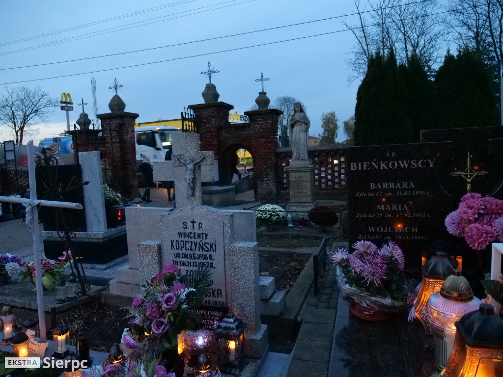 Wszystkich Świętych na sierpeckich cmentarzach