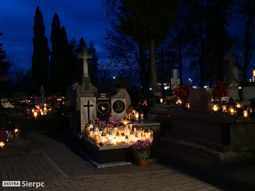 Wszystkich Świętych na sierpeckich cmentarzach