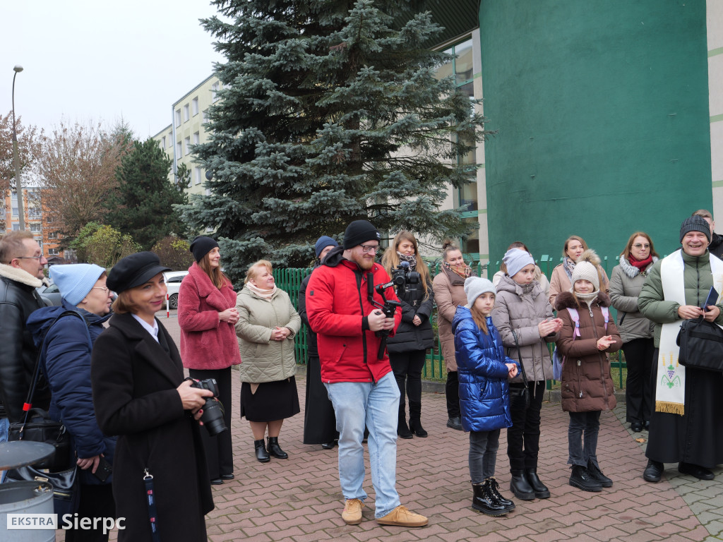 Twórczy Ognik przed Ogniskiem Pracy Pozaszkolnej