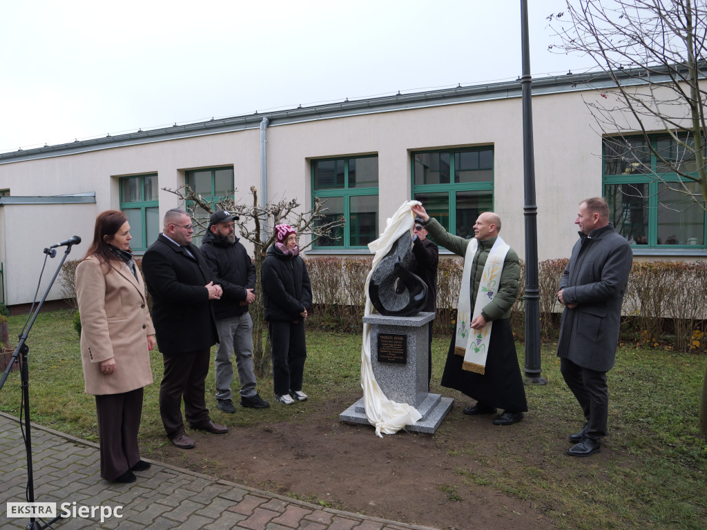 Twórczy Ognik przed Ogniskiem Pracy Pozaszkolnej