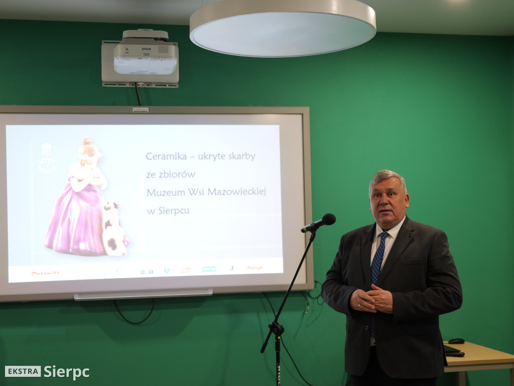 Wystawa ceramiki w sierpeckim ratuszu