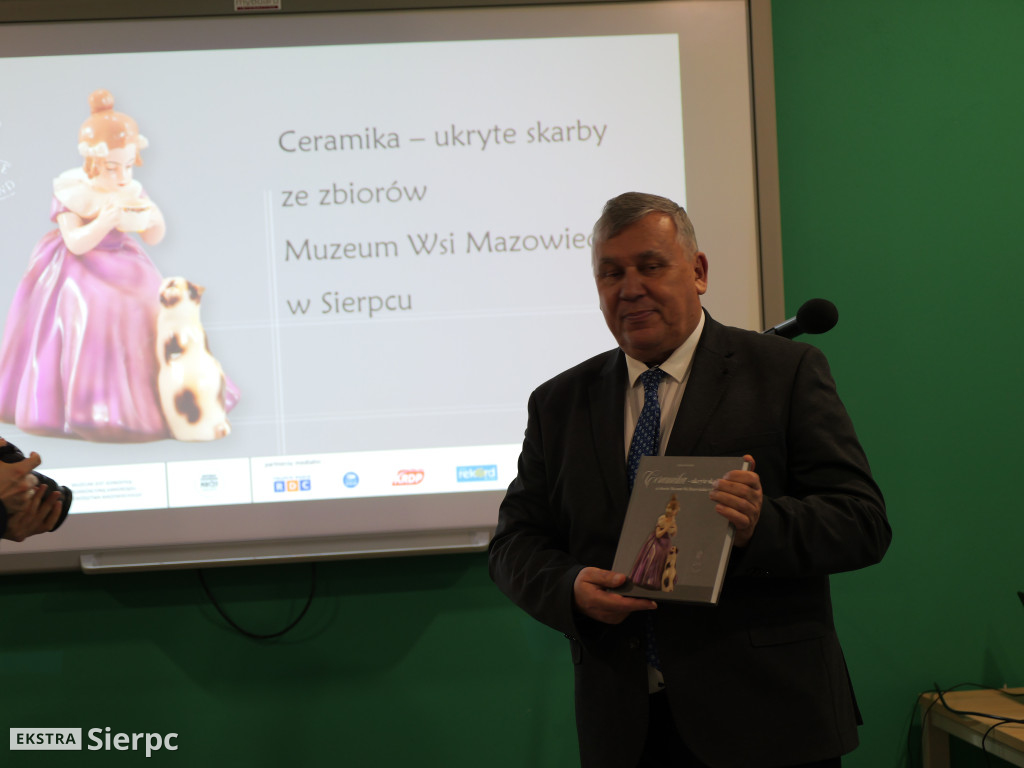 Wystawa ceramiki w sierpeckim ratuszu