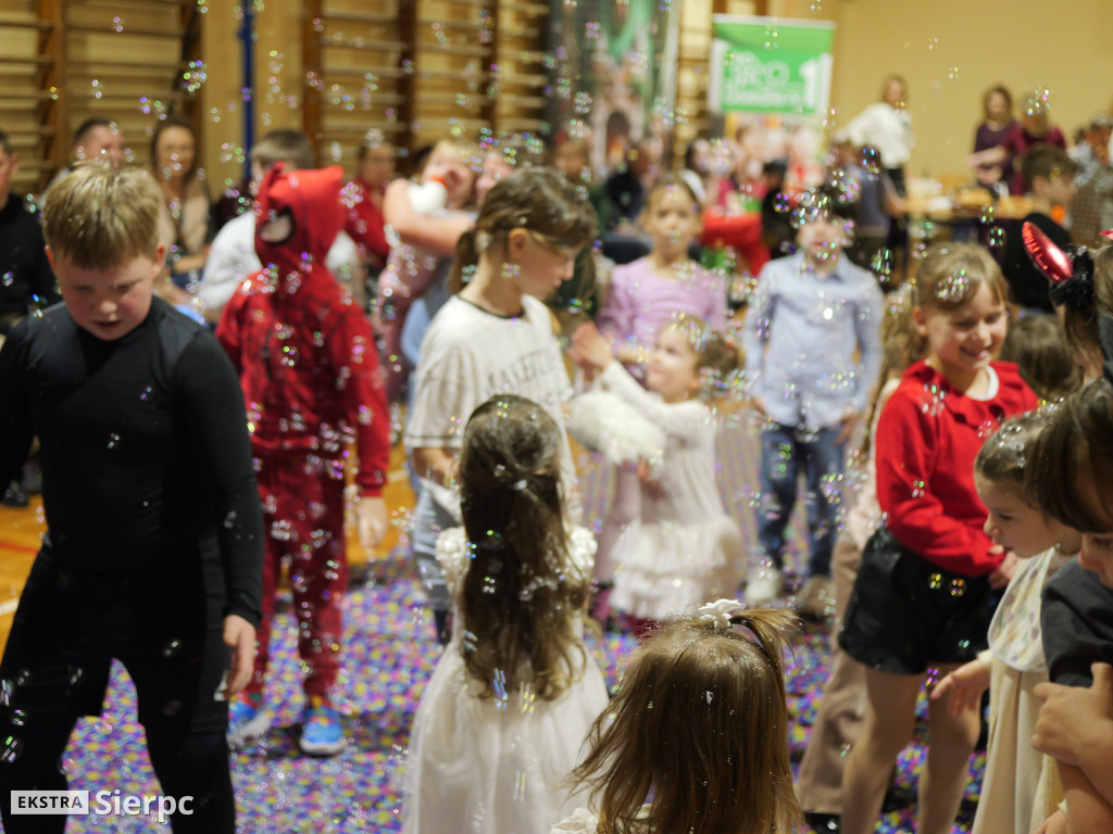 Choinka na Osiedlu nr 1 w Sierpcu