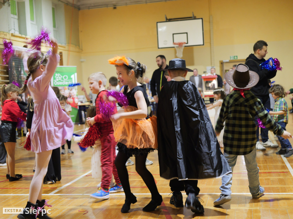 Choinka na Osiedlu nr 1 w Sierpcu