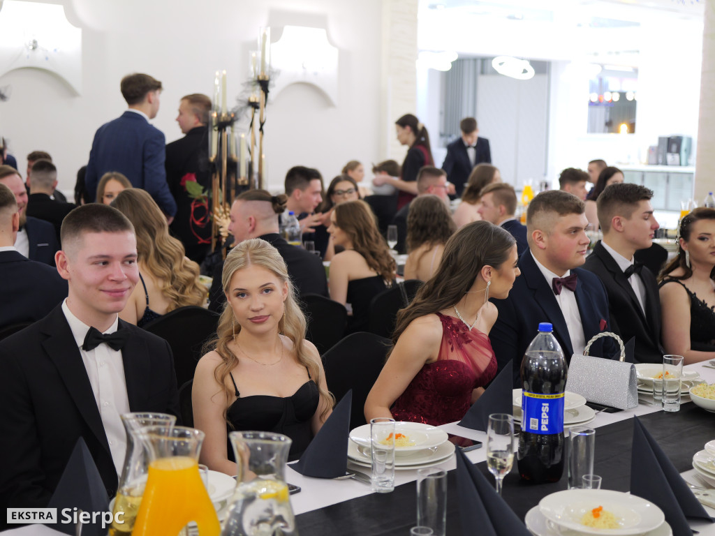 Studniówka z ZSCKR w Studzieńcu