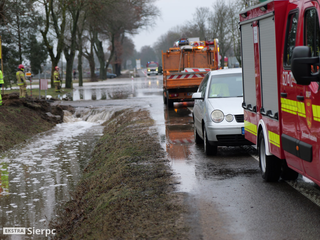 Woda na drodze krajowej nr 10