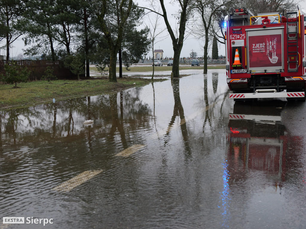 Woda na drodze krajowej nr 10