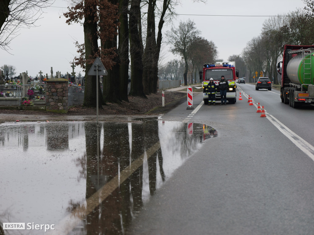 Woda na drodze krajowej nr 10