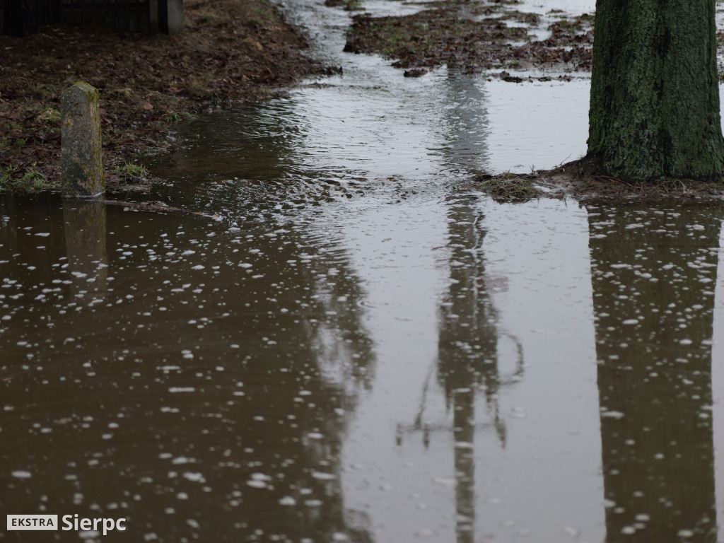 Woda na drodze krajowej nr 10