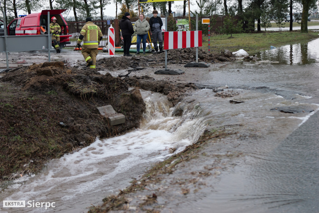 Woda na drodze krajowej nr 10