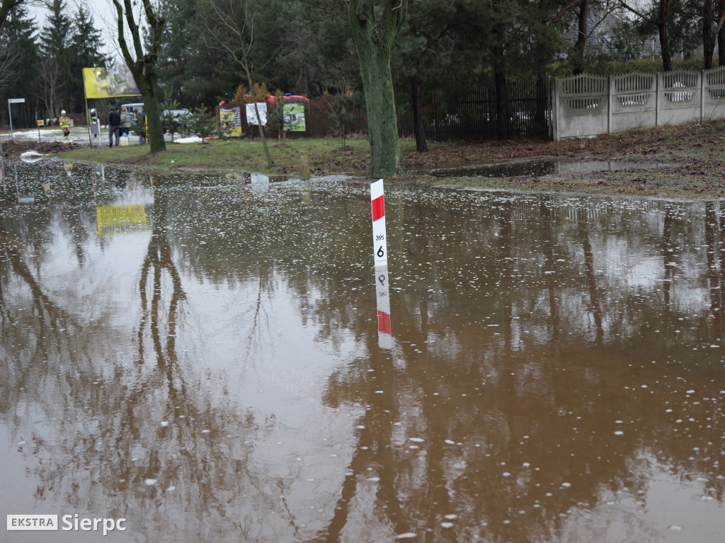 Woda na drodze krajowej nr 10