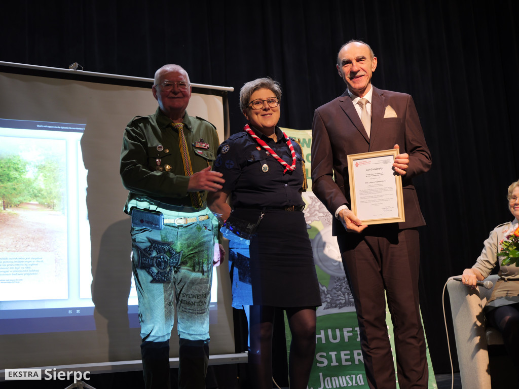 Książka  „Sylwetki komendantów Hufca ZHP Sierpc”