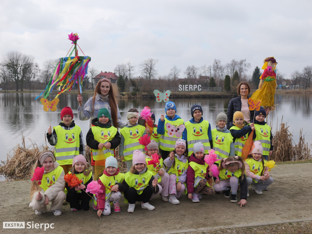 Przedszkolaki witają wiosnę