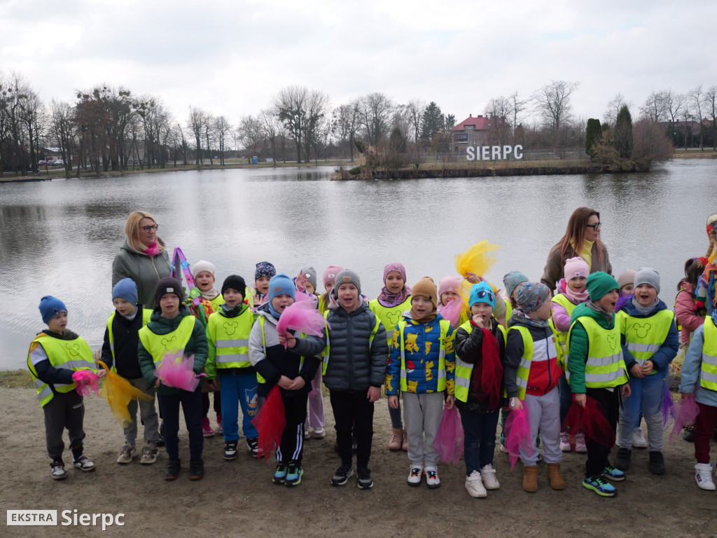 Przedszkolaki witają wiosnę