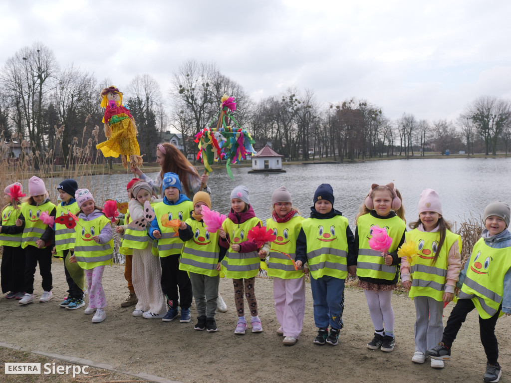 Przedszkolaki witają wiosnę