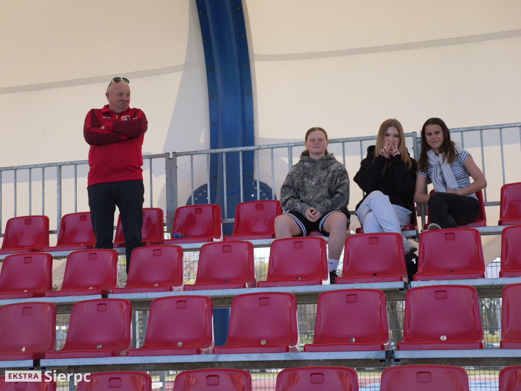 MKS Kasztelan Sierpc – Huragan Wołomin