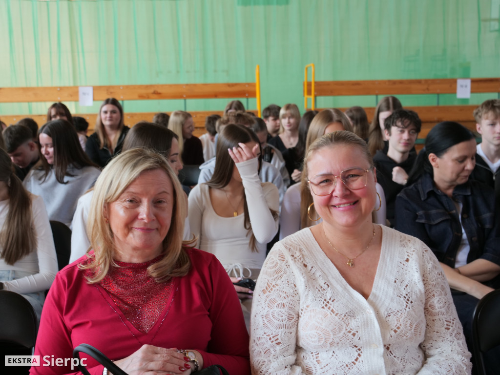 Abiturki „ZasiedmioLOgród” w LO