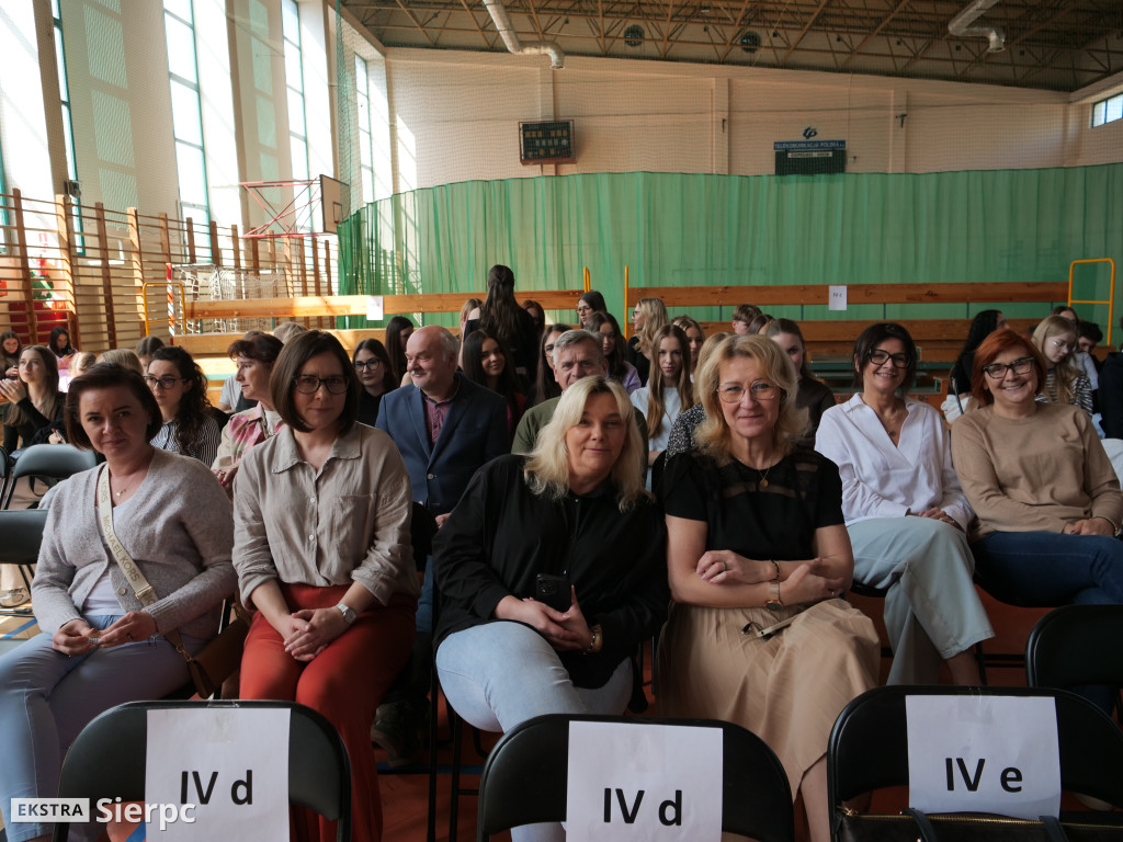 Abiturki „ZasiedmioLOgród” w LO