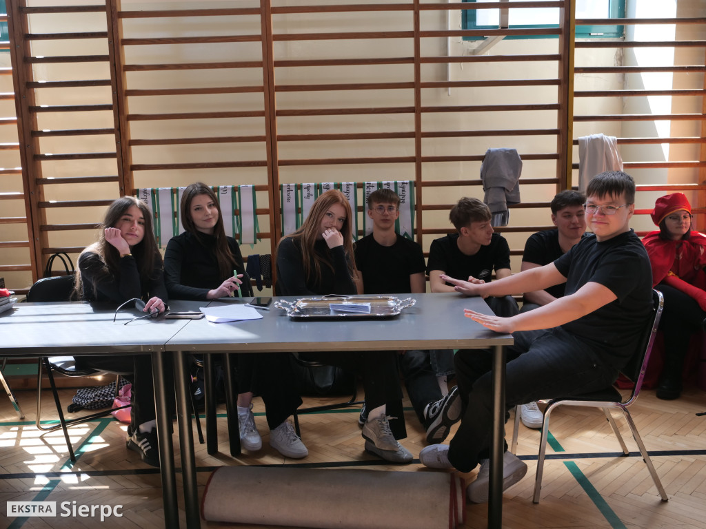 Abiturki „ZasiedmioLOgród” w LO