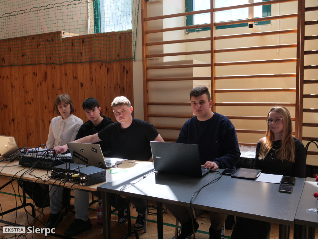 Abiturki „ZasiedmioLOgród” w LO