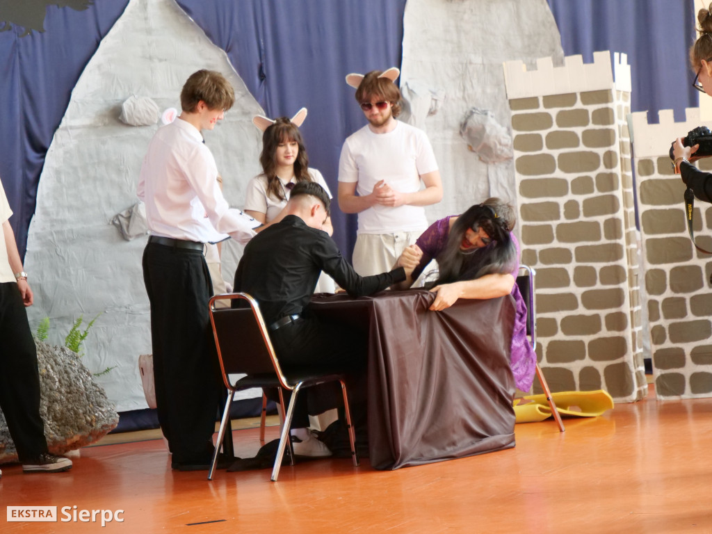 Abiturki „ZasiedmioLOgród” w LO