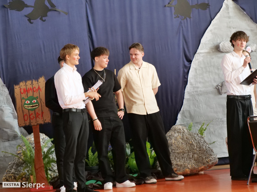 Abiturki „ZasiedmioLOgród” w LO