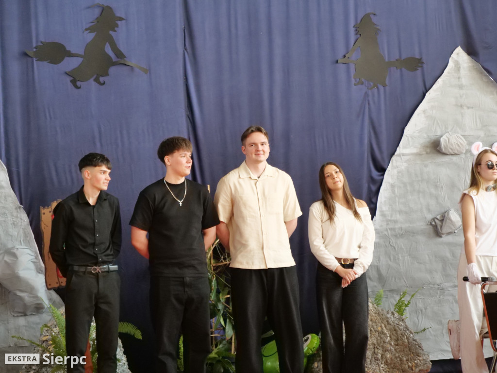 Abiturki „ZasiedmioLOgród” w LO