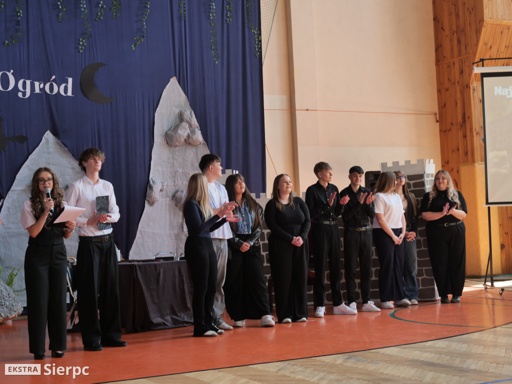 Abiturki „ZasiedmioLOgród” w LO