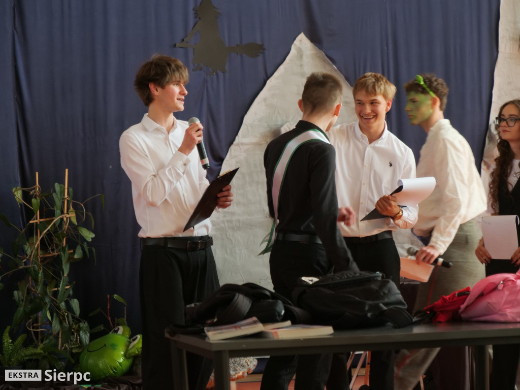 Abiturki „ZasiedmioLOgród” w LO