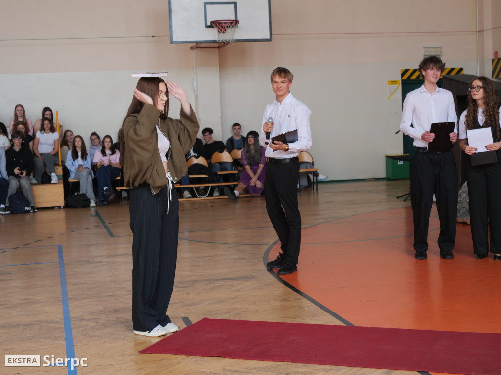 Abiturki „ZasiedmioLOgród” w LO