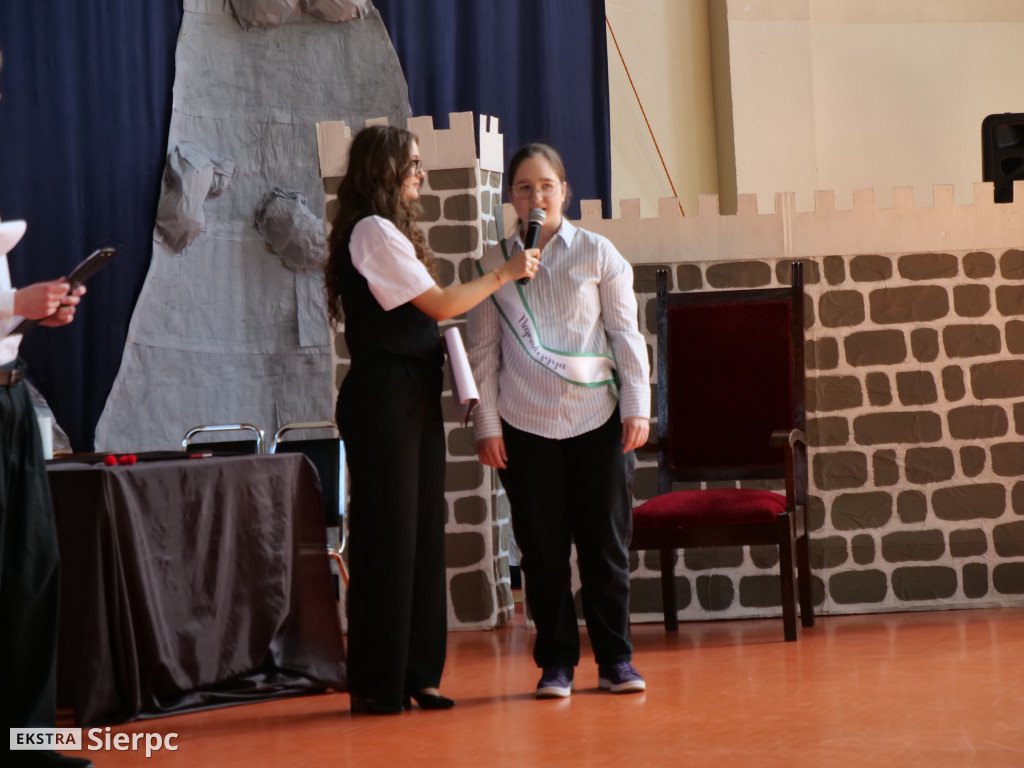 Abiturki „ZasiedmioLOgród” w LO