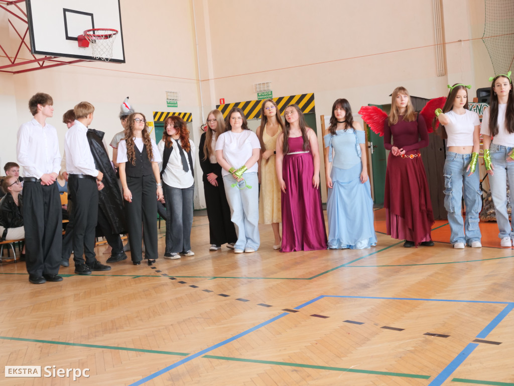 Abiturki „ZasiedmioLOgród” w LO