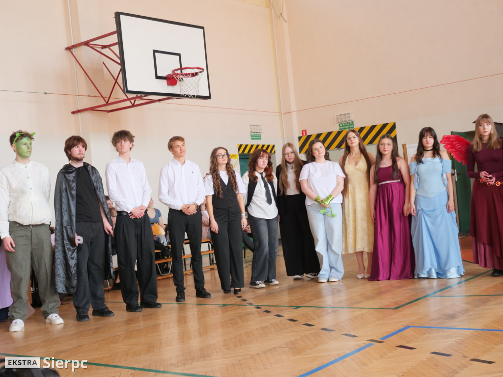 Abiturki „ZasiedmioLOgród” w LO