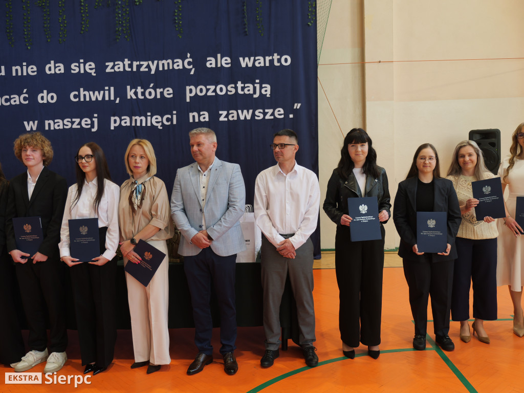 Zakończenie roku maturzystów w LO