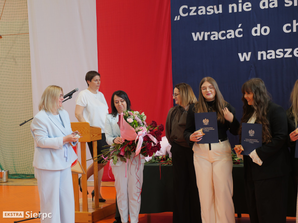 Zakończenie roku maturzystów w LO