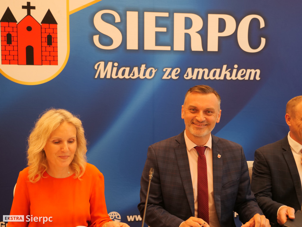 Sesja Rady Miejskiej na dworcu PKP