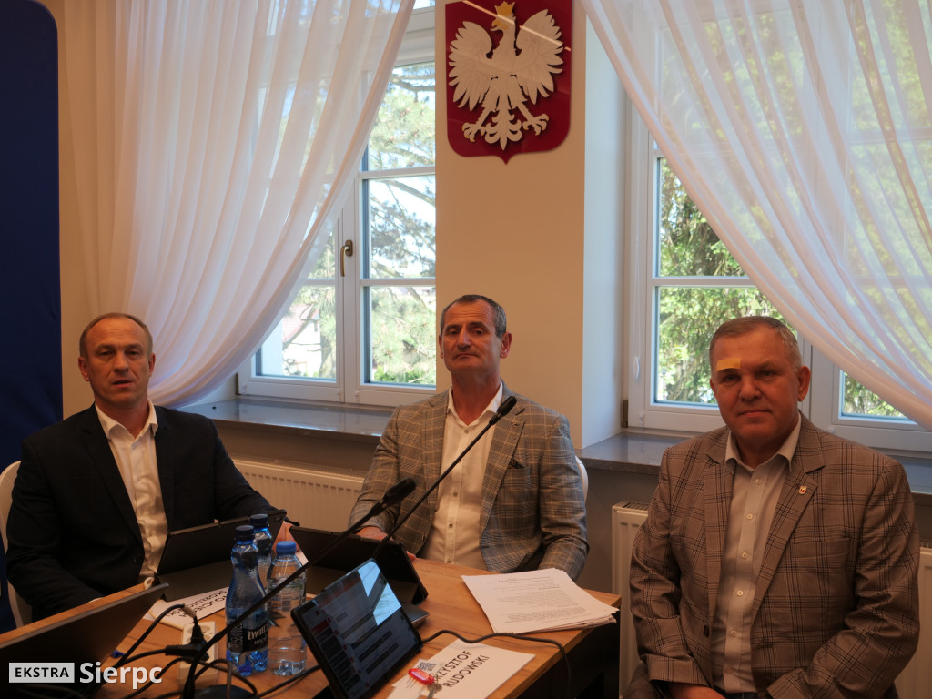 Sesja Rady Miejskiej na dworcu PKP