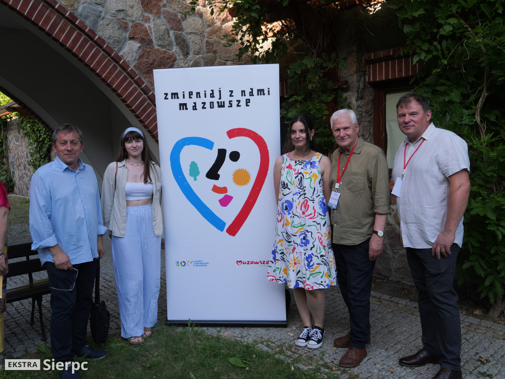 Plener malarski w sierpeckim skansenie